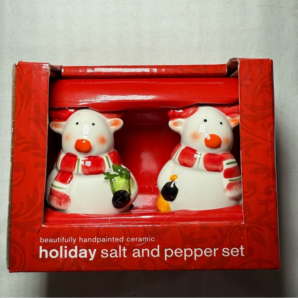 New In Box Certified International Reindeer Salt & Pepper Set Christmas Holiday